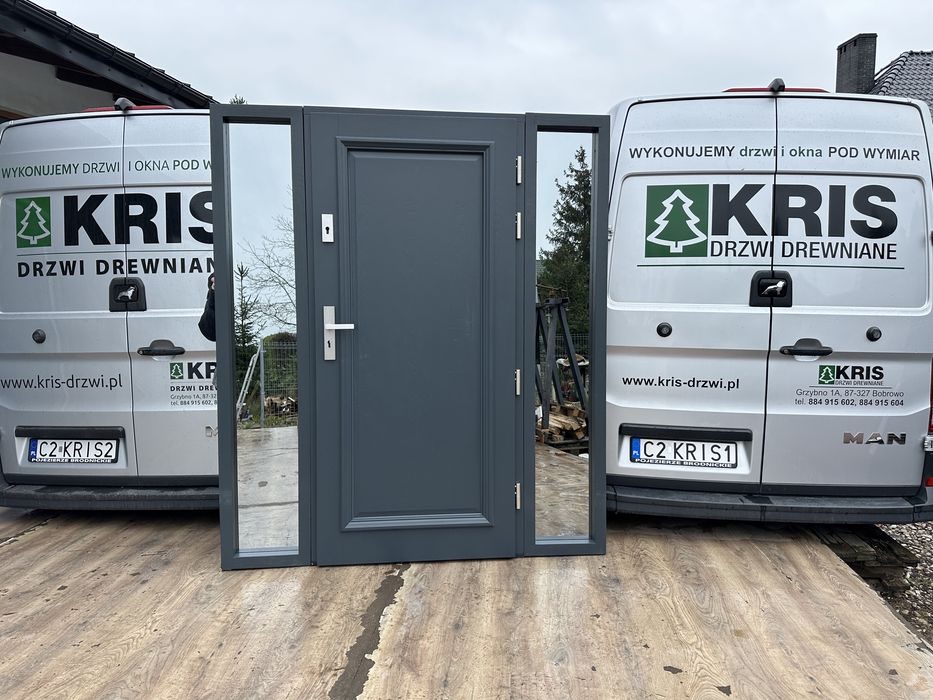 Drzwi zewnętrzne drewniane Z doświetlami Na Wymiar Antracyt 7016