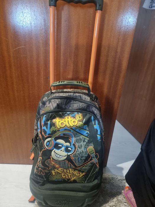 Mochila totto bom estado