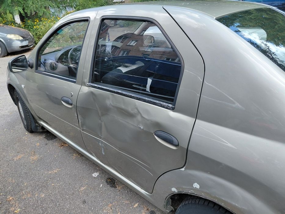 Renault Logan 2011 року