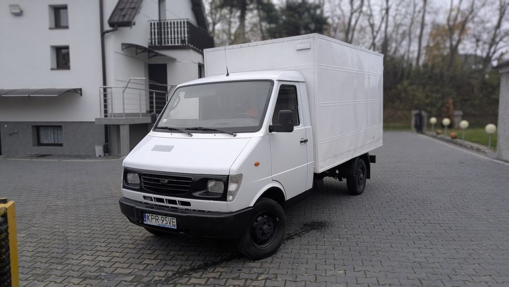 Lublin 3.5t skrzyniowy zabudowa ocieplona