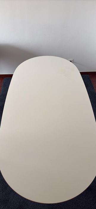 Mesa e 4 cadeiras brancas