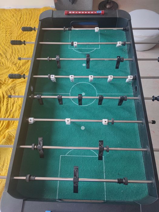 Stół unikatowy  z klawiszy do piłkarzyków
