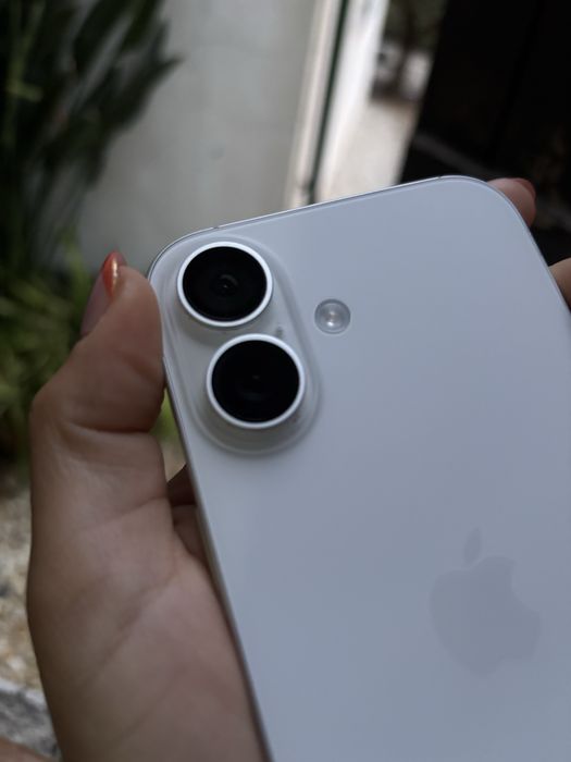 Iphone 16 como novo.