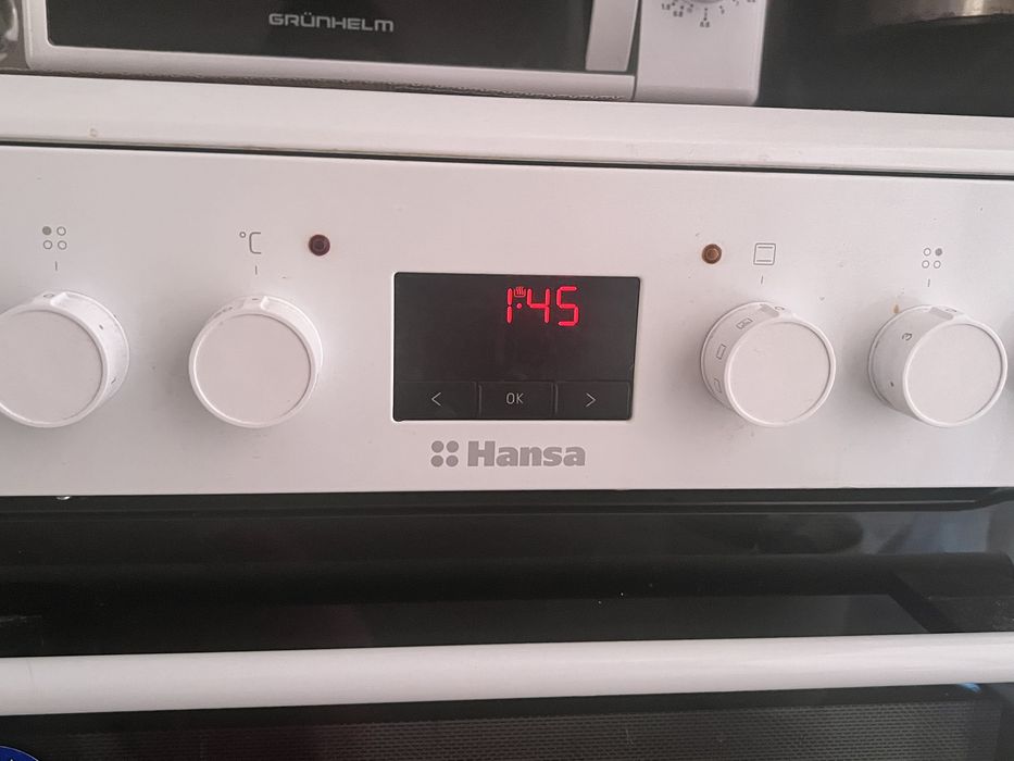 Продам Електроплиту Hansa