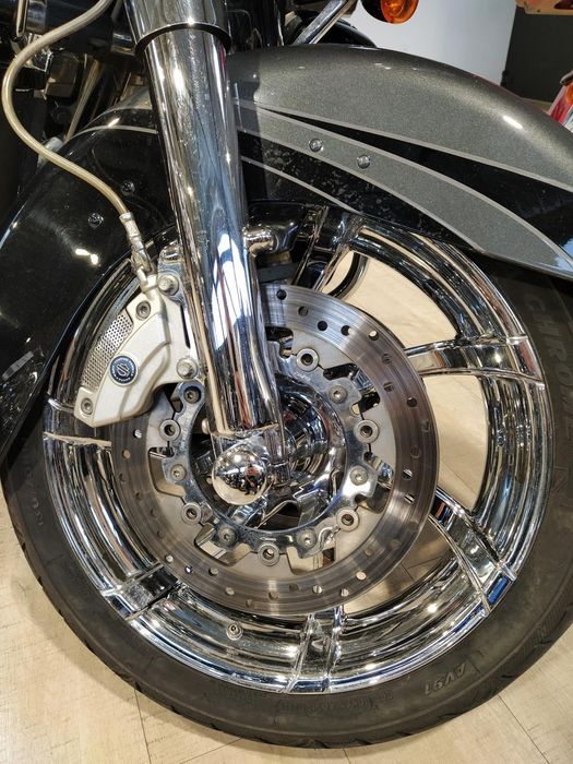 Harley davidson  road glid cvo