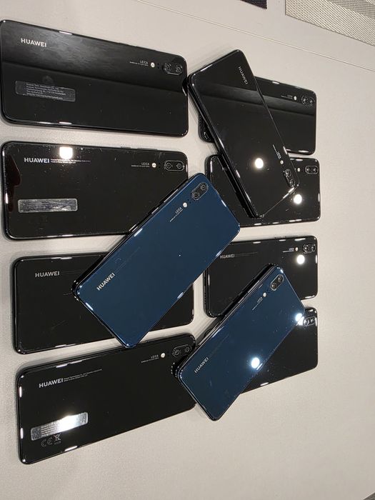 Нові Смартфони Huawei P20 4/128 GB Black 2сім в плівка є кількість