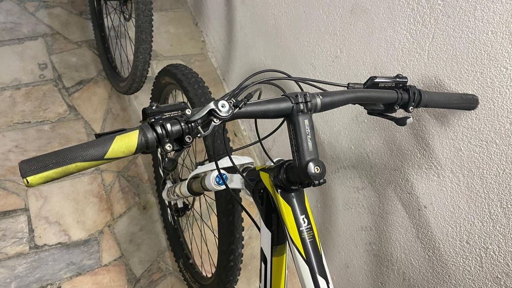 Bicicleta Scott scale 730 carbono