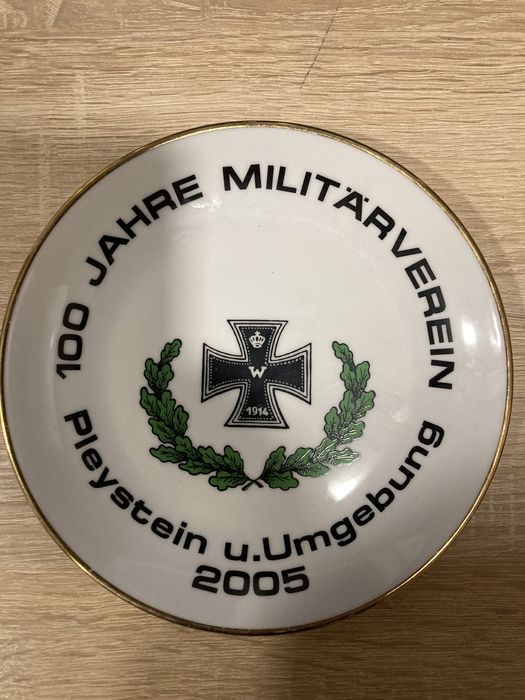 Памятная сувенирная тарелка с железным крестои 1914-2005