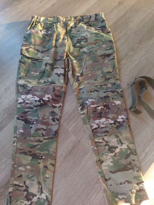 Nowe spodnie wojskowe pustynna burza.
