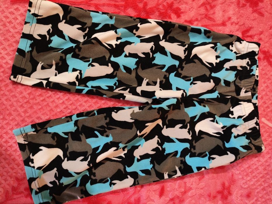 Продам жилетки,штанишки свитшот 86-92