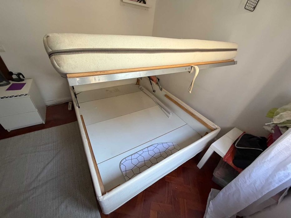 Cama Sommier Rebatível IKEA + Colchão (Muita Arrumação)