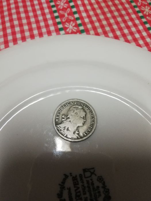 Vendo moedas antigas. Tenho com data mais antiga.