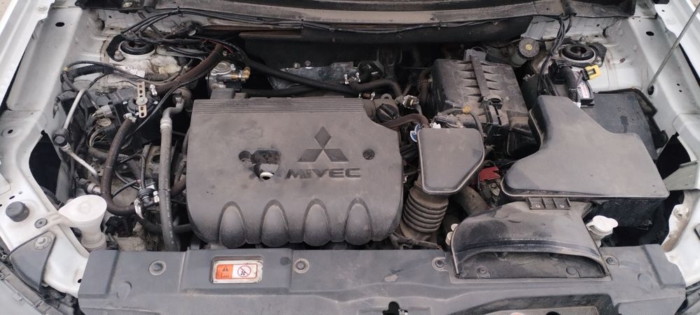 Mitsubishi Outlander 2.4 Г/Б