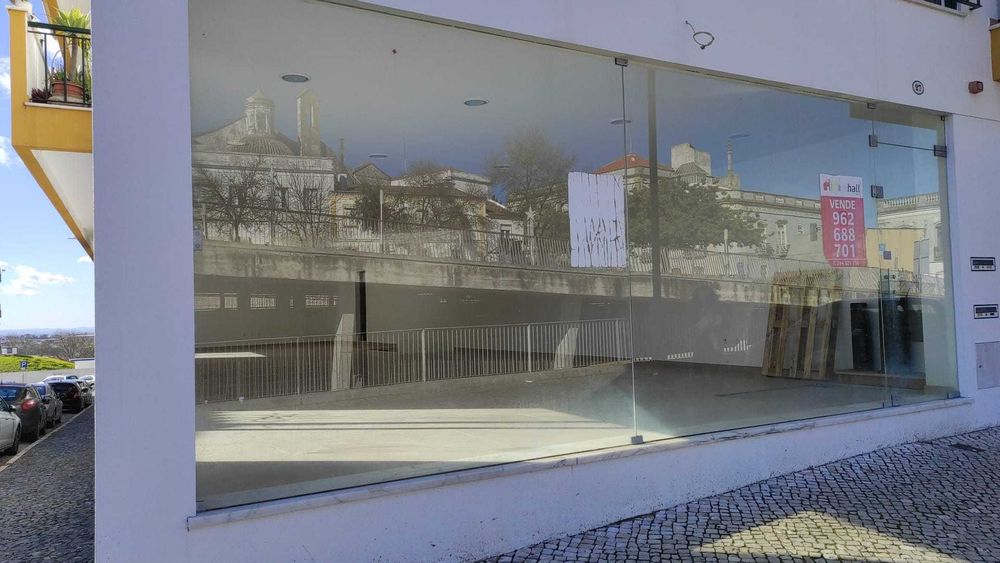 Loja de 210m2 para arrendamento