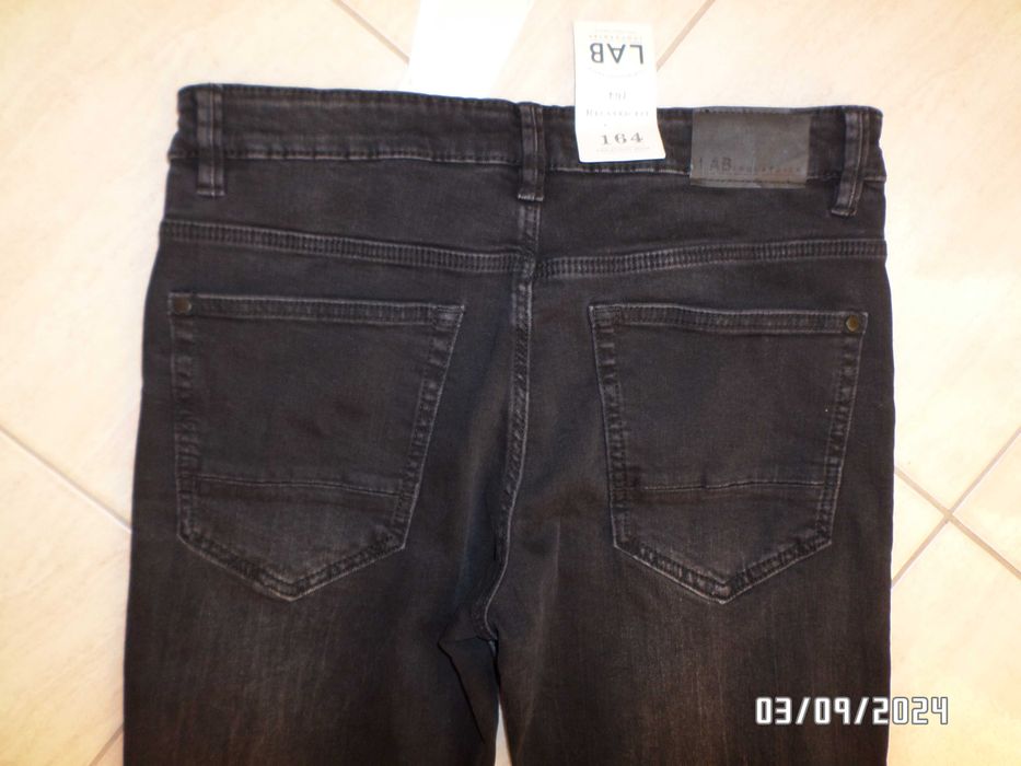 Firmowe spodnie damskie-jeans-S-36/38-elastyczne