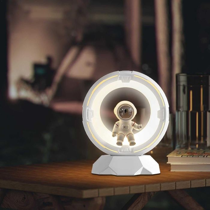 Dziecięca lampka nocna dla astronauty