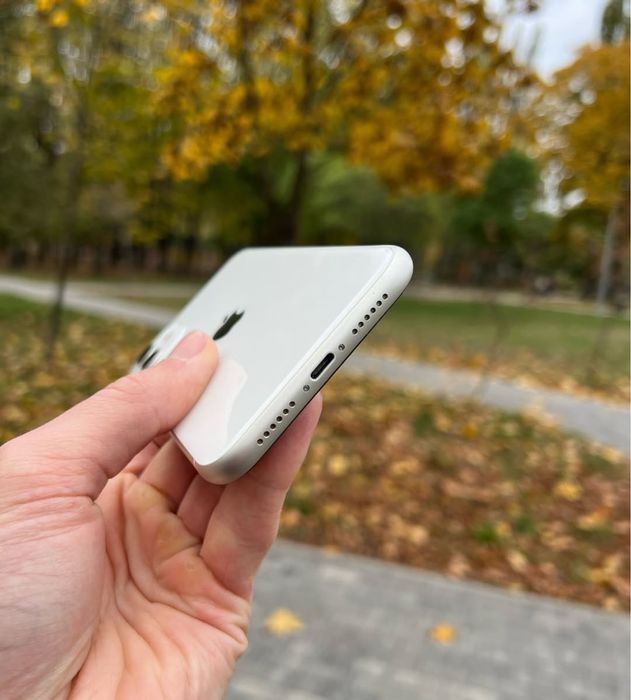 Iphone 11 / 64 white Neverlock