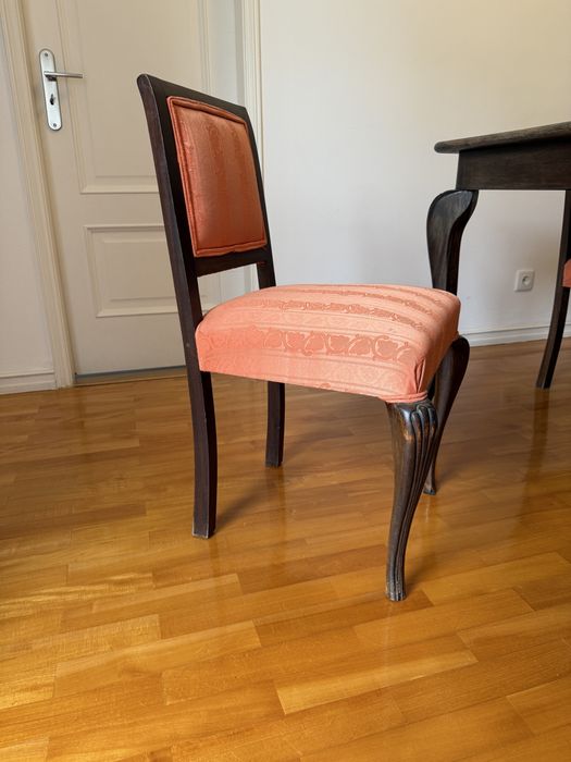 Mesa de jantar e 8 cadeiras