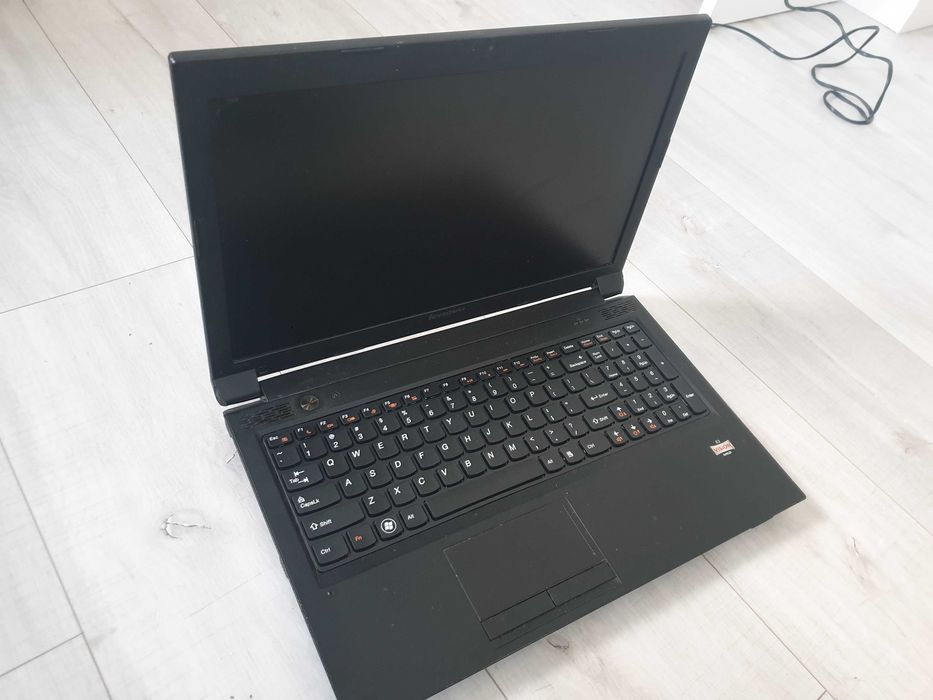 Laptop / komputer Lenovo B575e w zestawie z zasilaczem i ładowarką, sprawny