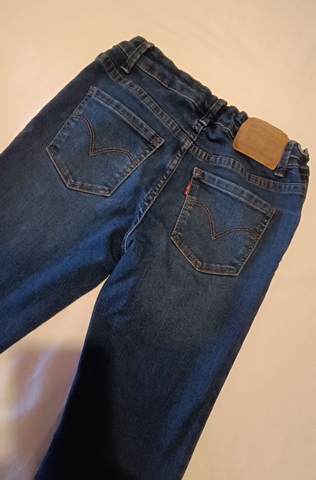 Calças ganga. Levi's. Menina 10 Anos. Como novas