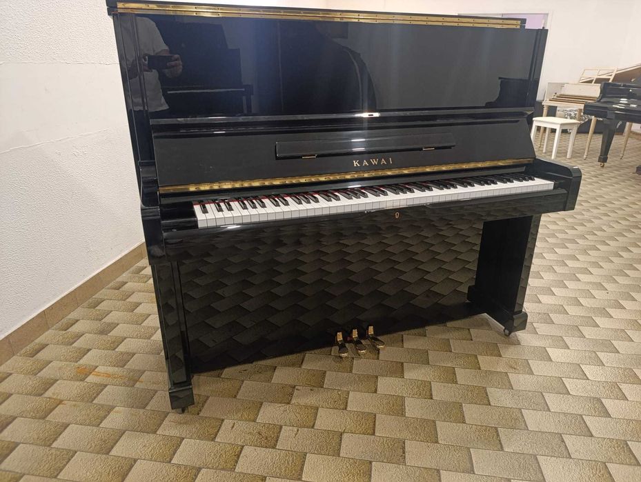 Piano Acústico Kawai NO.Ks1 - em ótimo estado