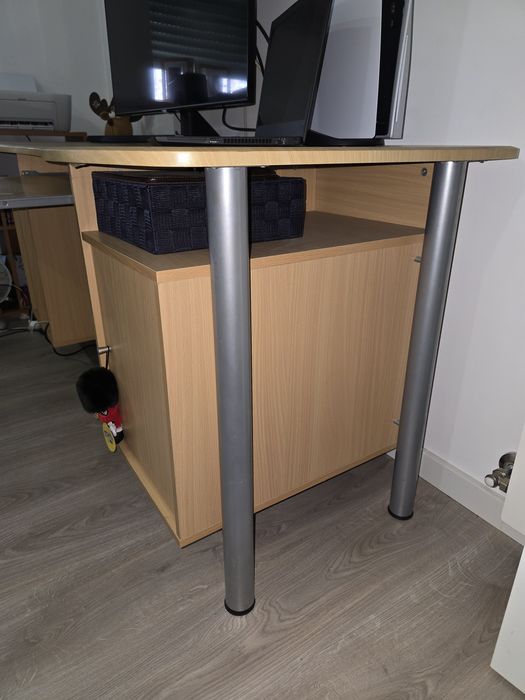 Secretária de computador