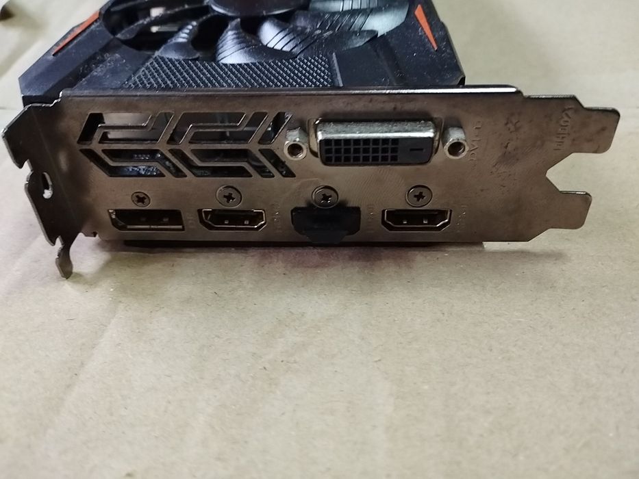 Placa de vídeo Gigabyte 1050441284698498017283