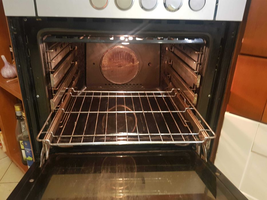 Płyta ceramiczna z piekarnikiem Amika do zabudowy wszystko sprawne