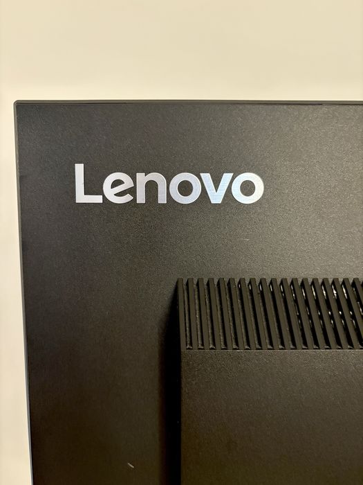 Monitor Lenovo 24” ThinkVision