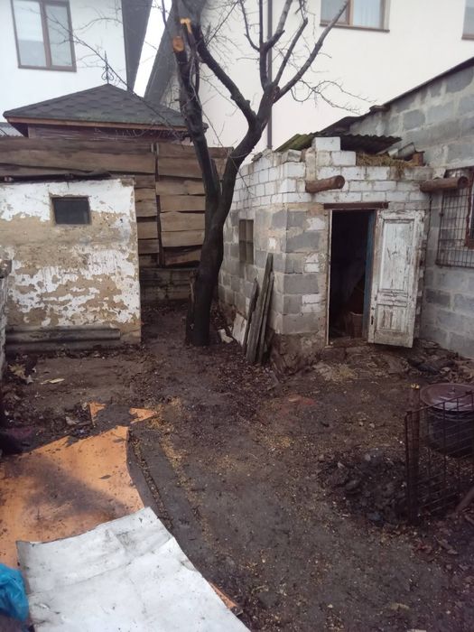 Віддам безкоштовно  червону цеглу