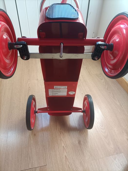 Carro andarilho como novo