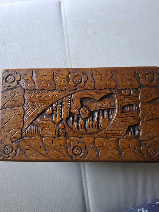 Lindíssima Caixa Madeira de Cânfora