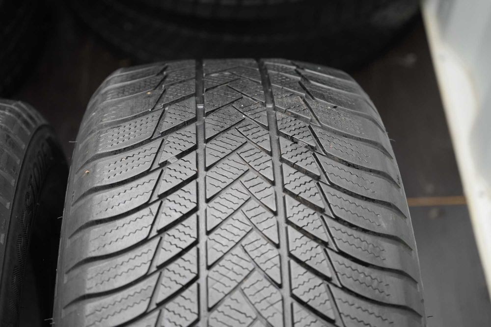 Opony zimowe Goodyear UltraGrip 225/50 R18