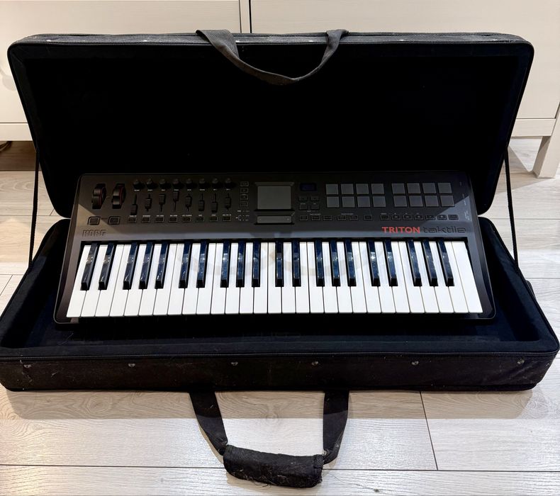Korg Triton Taktile 49 + torba SKB
