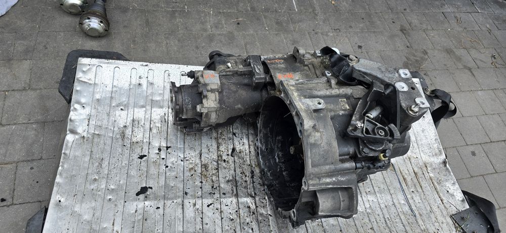 Skrzynia biegów VW Passat B6 4x4 2.0 tdi KXU