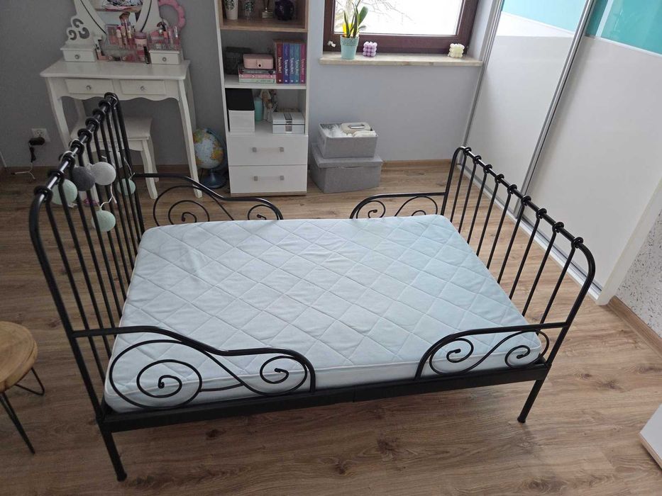 Łóżko IKEA (MINNEN). Rośnie z dzieckiem + gratis
