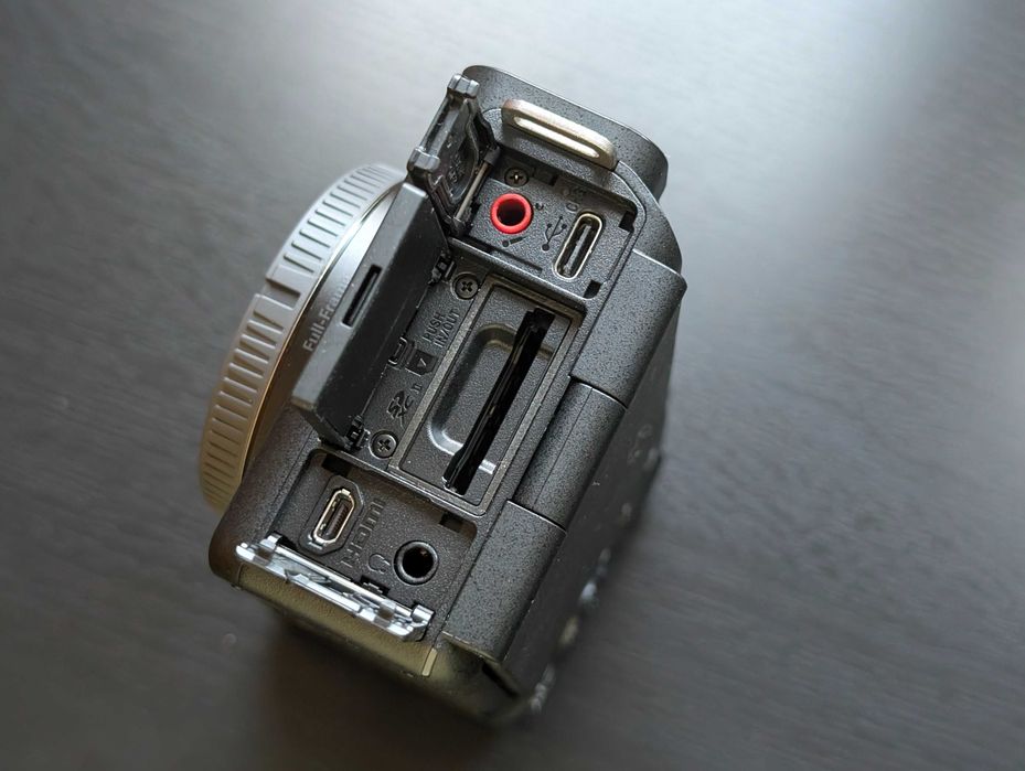 ZV-E1 + Cage e Ventoinha SmallRig Semi-Nova