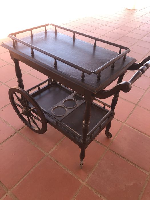 Carrinho de bar em madeira