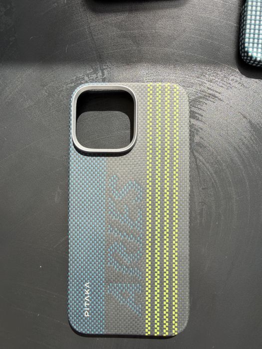 Оригінальні чохли Pitaka на Iphone 16 pro max