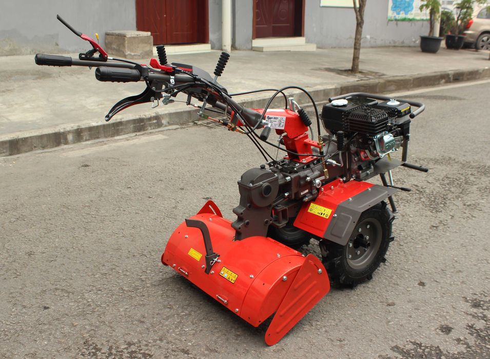 Motoenxada / Motocultivador 7 cv c/ sistema Altas e Baixas