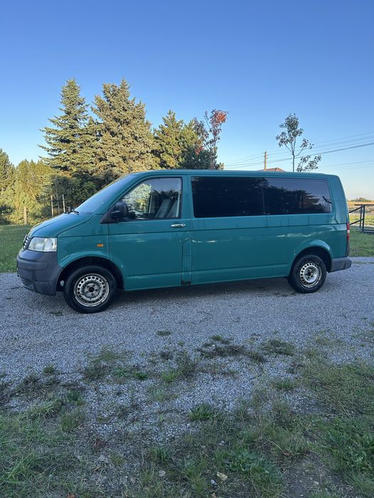 Volkswagen T5   9 osobowy transporter