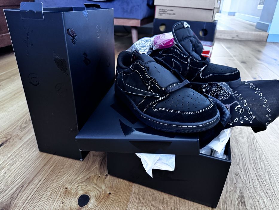 AIR Jordan 1 Low X Travis Scoott   42/5