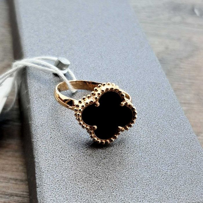 Золотое кольцо золота обручка Клевер золото 585