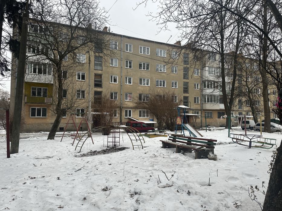 Продам 3-кімнатну квартиру  . Центр