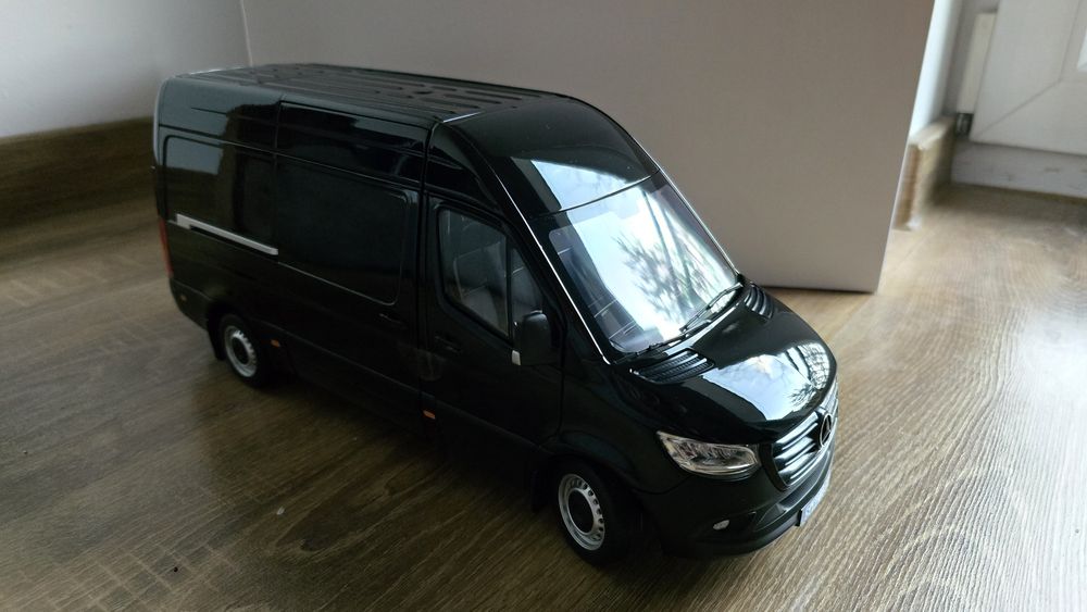Mercedes Sprinter norev 1/18 minichamps kyosho Otto ottomobile autoart