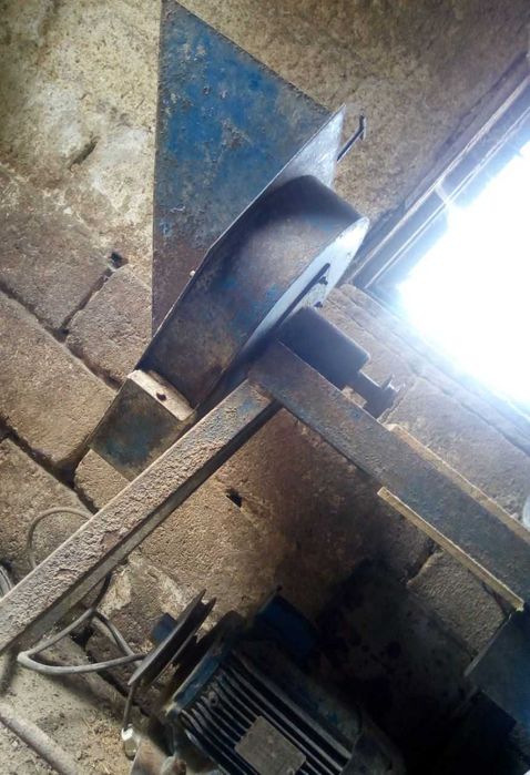 Продам, зернодробилку