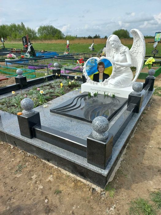 Гранітні памятники будь якої складності, працюємо без передоплати