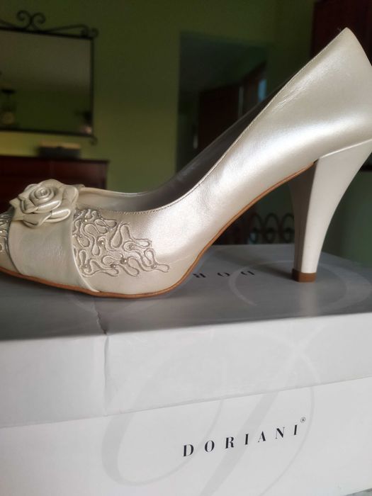 Sapatos de noiva marca DORIANI