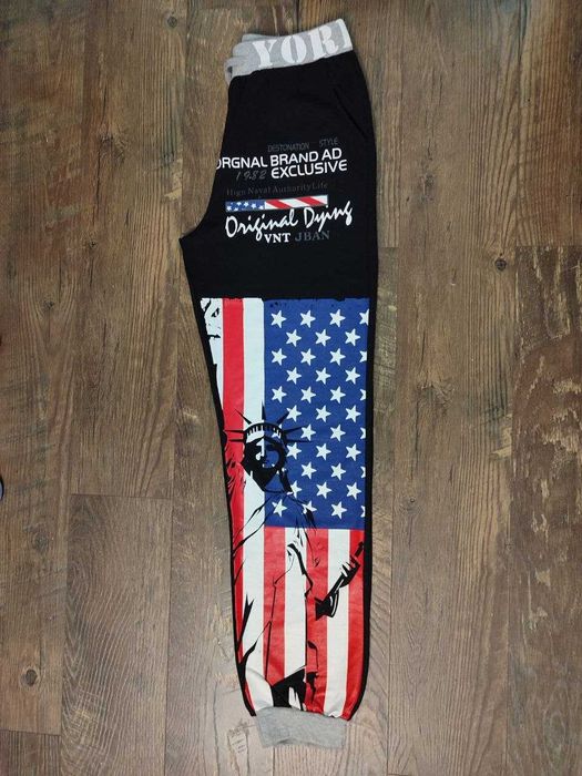 Спортивные штаны с крутыми принтами. Размер M-L