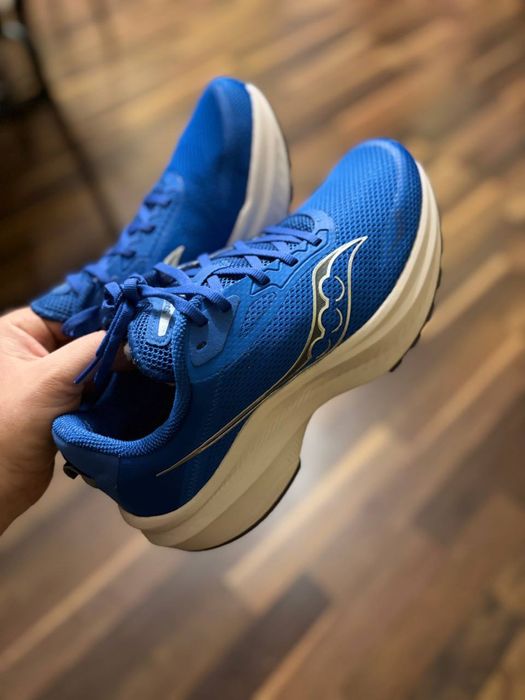 Новые ОРИГИНАЛ оригінал кроссовки кросівки Saucony Axon 3